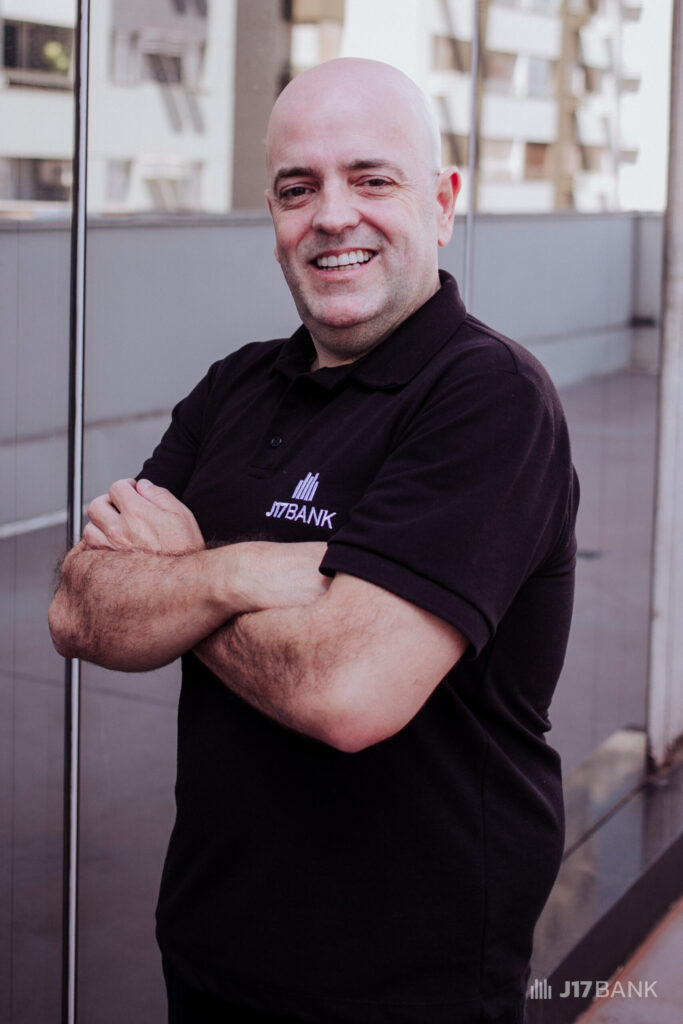 J17 BANK 1 Crop 788 scaled 1